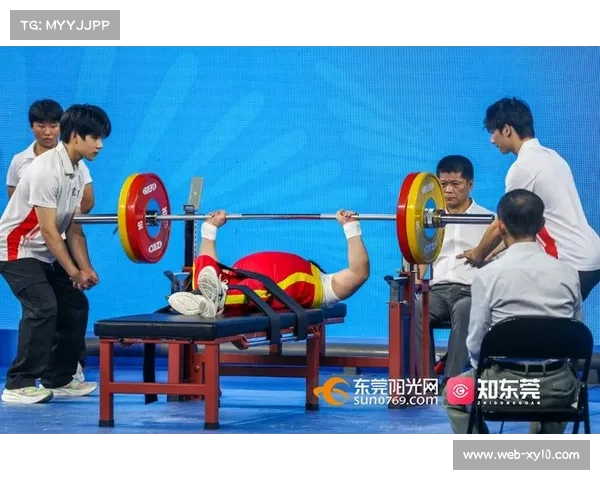 选手需通过称重环节,确保按体重级别公平参赛