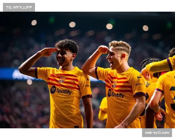 巴萨恢复训练，费尔明佩戴防护面具参加合练